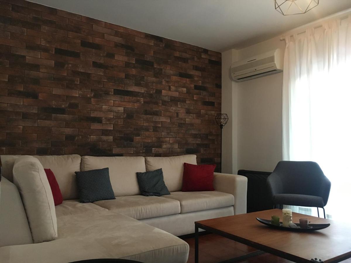 Villa Christina With Private Pool In Saronida, Near Stunning Beaches, Athens Airport & Sounio Екстериор снимка