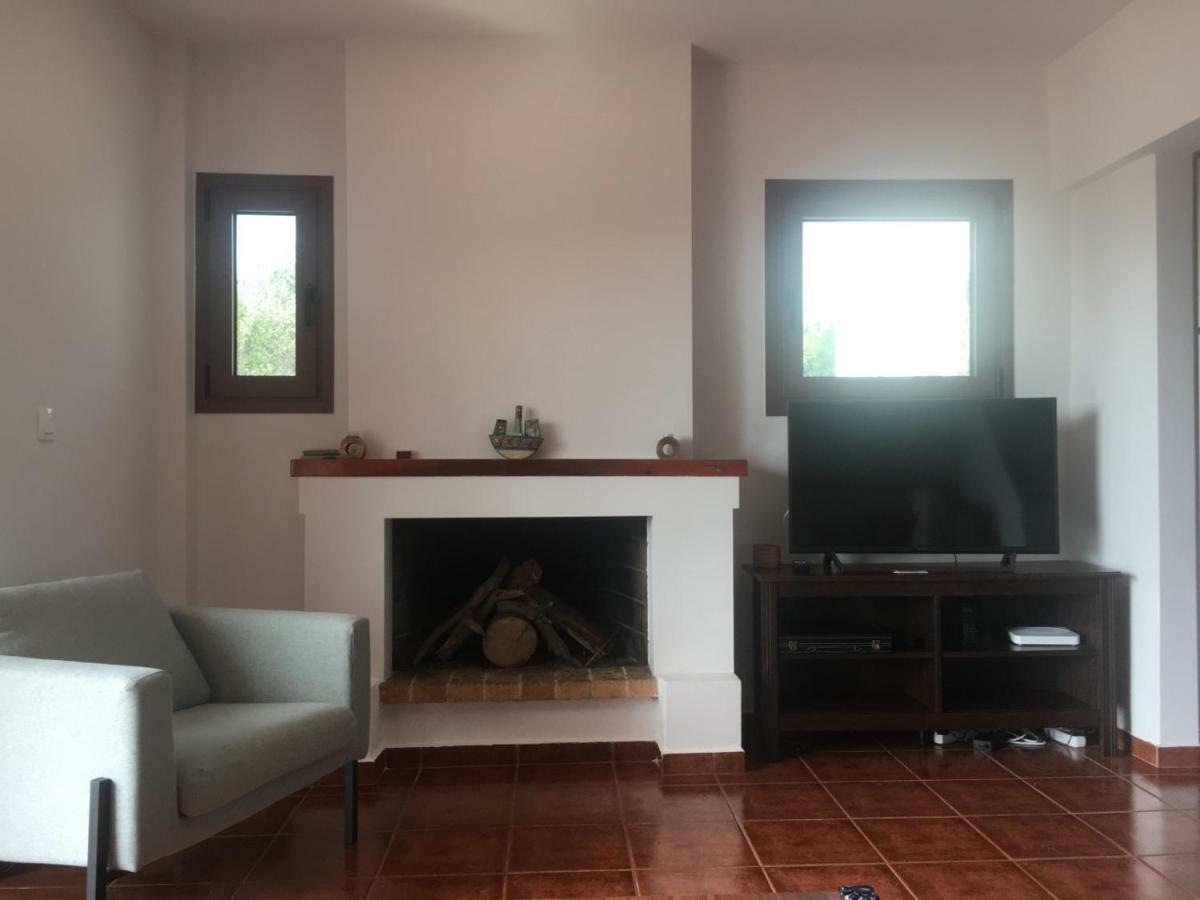 Villa Christina With Private Pool In Saronida, Near Stunning Beaches, Athens Airport & Sounio Екстериор снимка